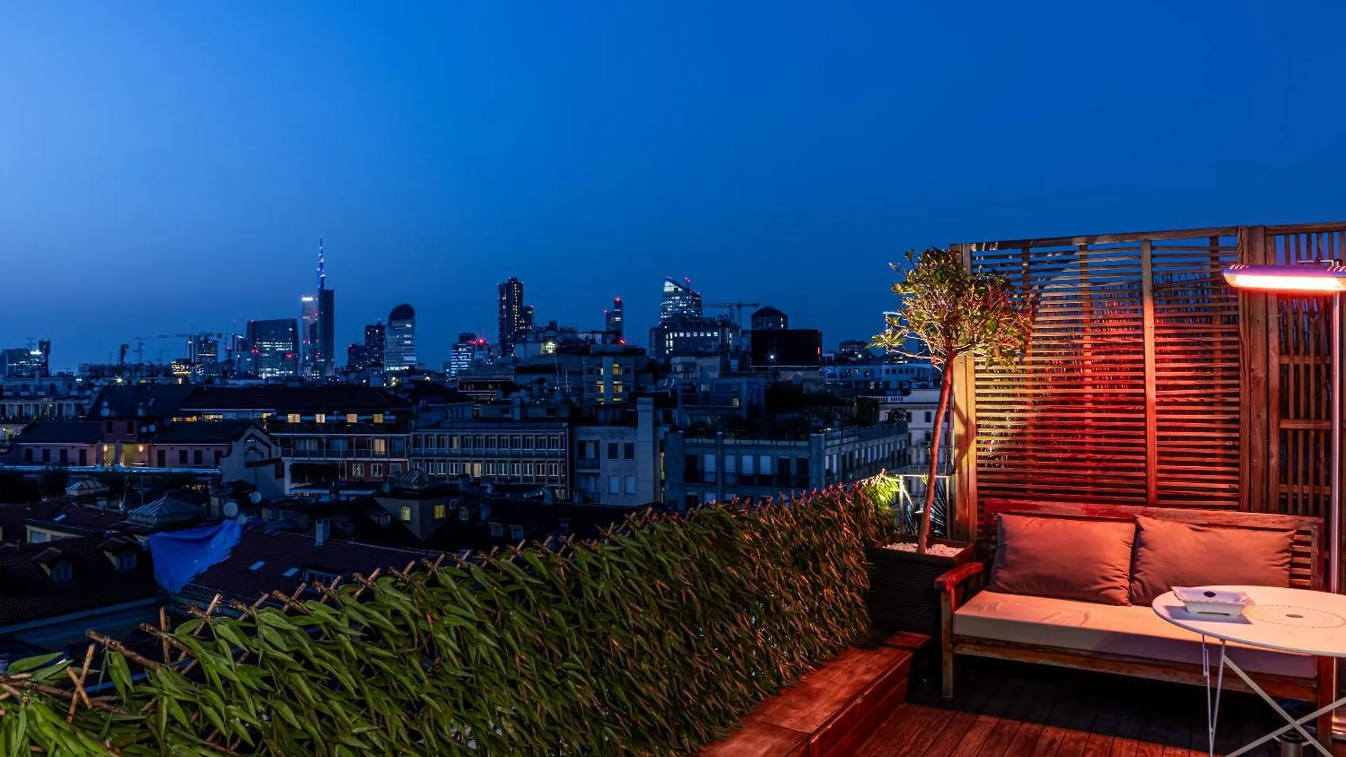 Apartment Luxury Penthouse With Jacuzzi & 360 View Rooftop Milan Italy
