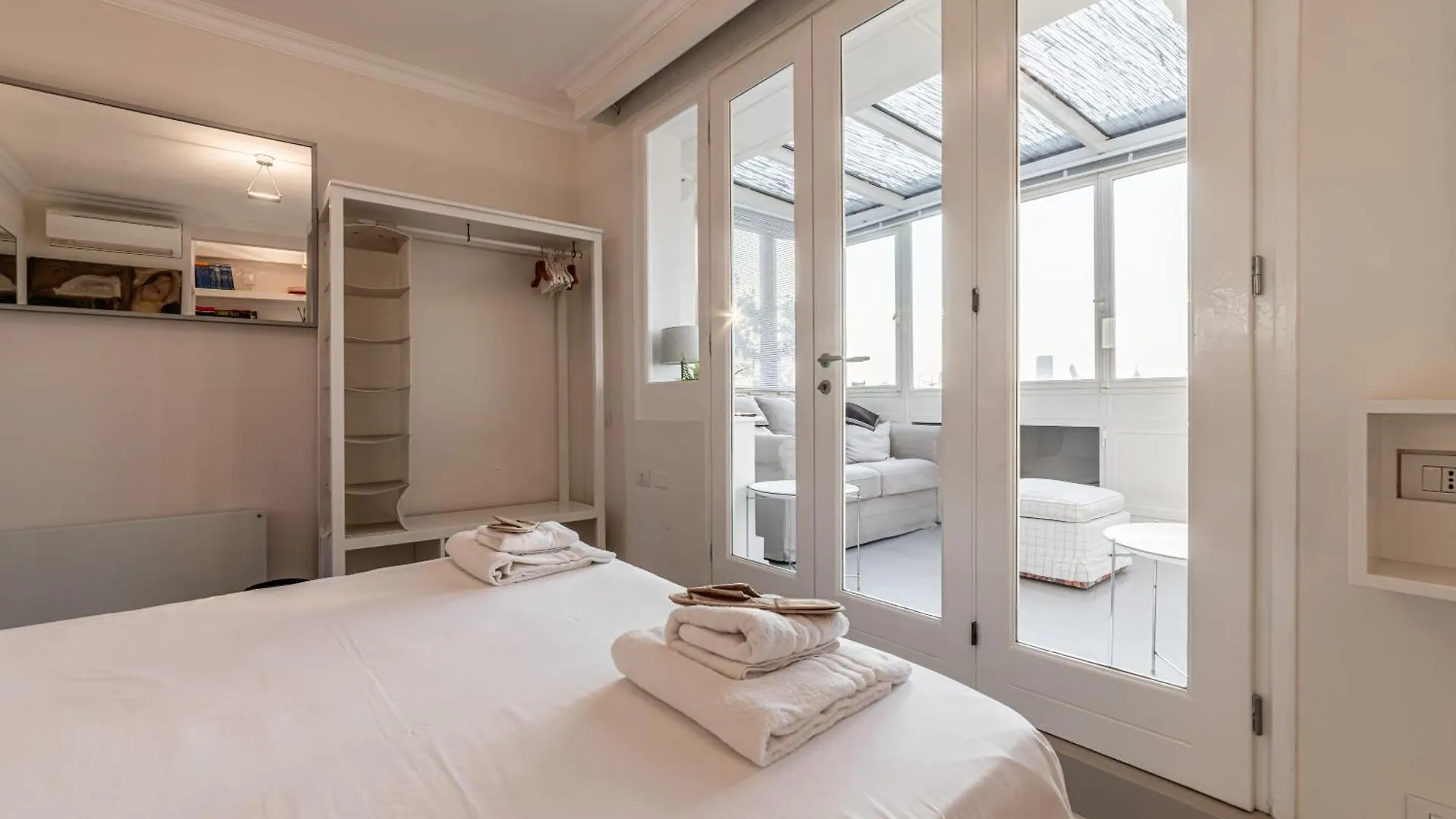 Appartement Luxury Penthouse With Jacuzzi & 360 View Rooftop Milaan