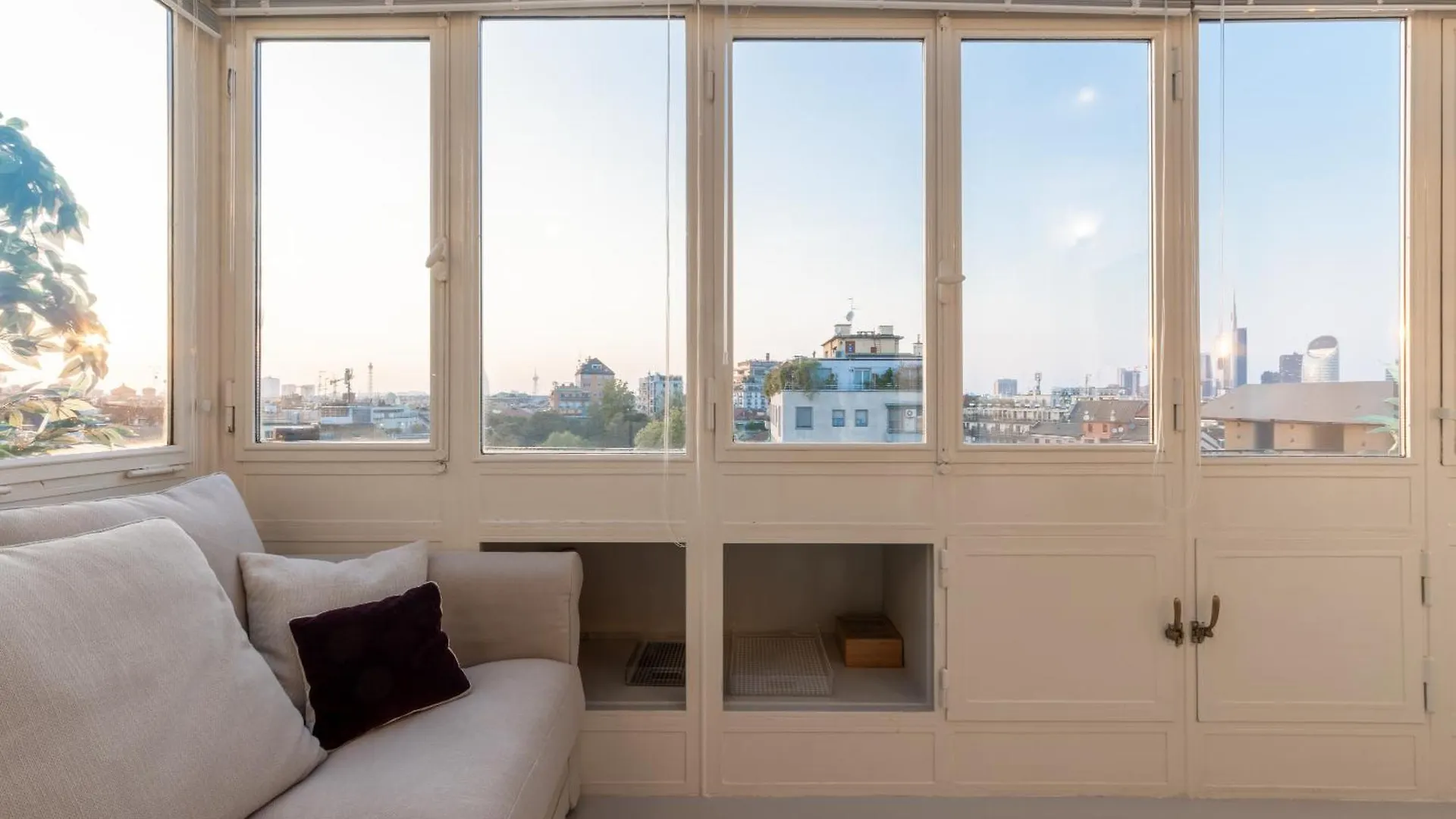 Appartement Luxury Penthouse With Jacuzzi & 360 View Rooftop Milaan