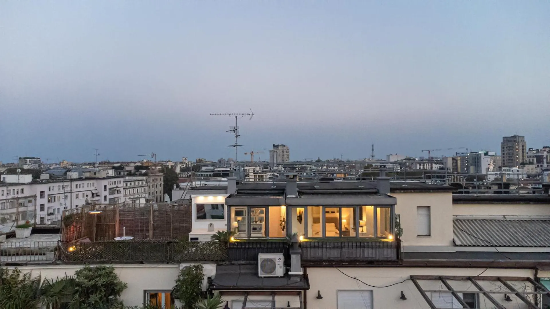 Luxury Penthouse With Jacuzzi & 360 View Rooftop Milaan 0*,