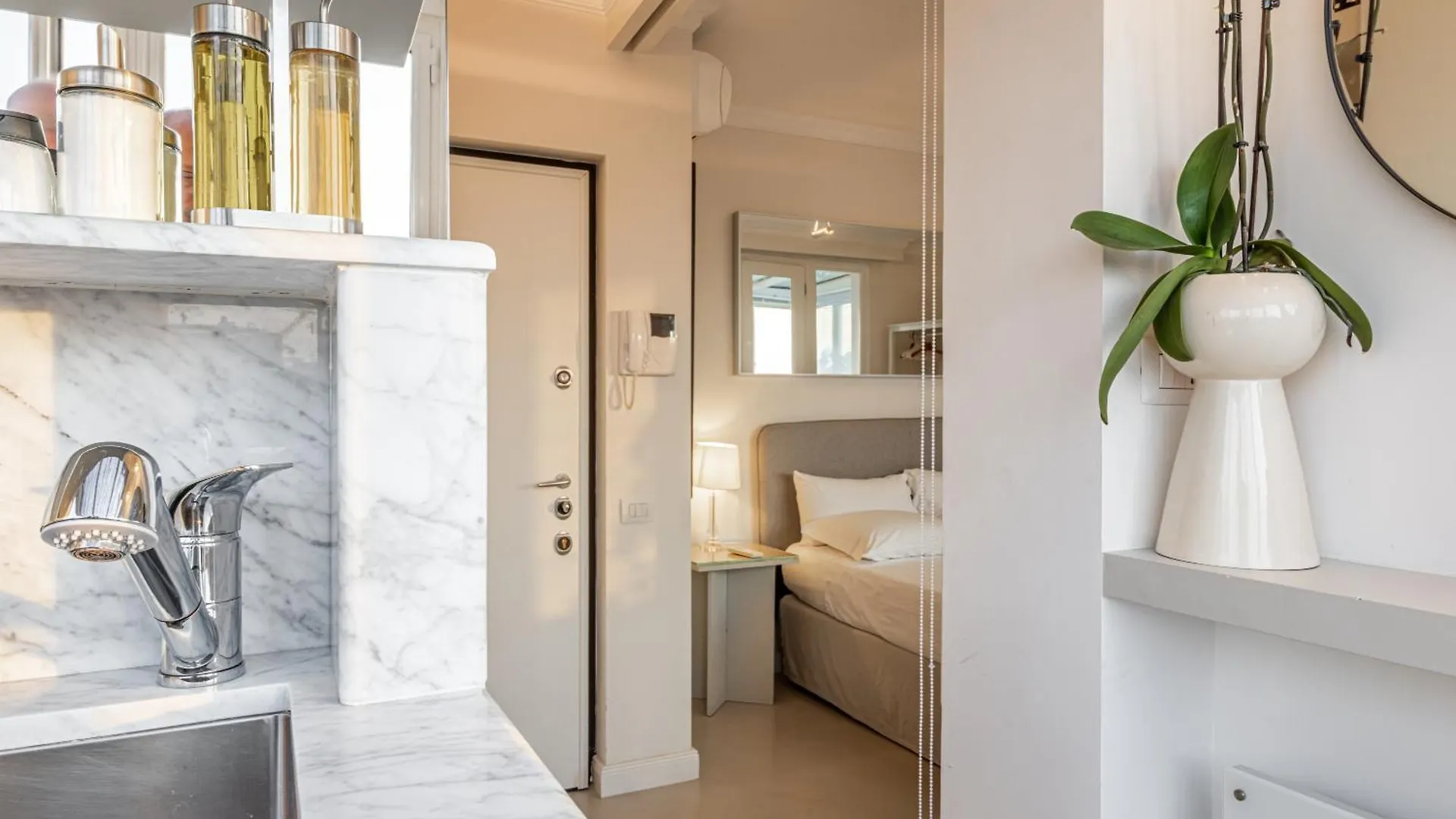 Appartement Luxury Penthouse With Jacuzzi & 360 View Rooftop Milaan